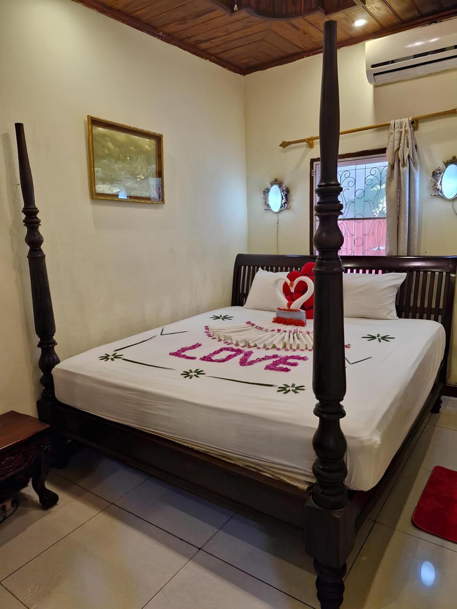 Sakura Wood House Hotell Luang Prabang Exteriör bild