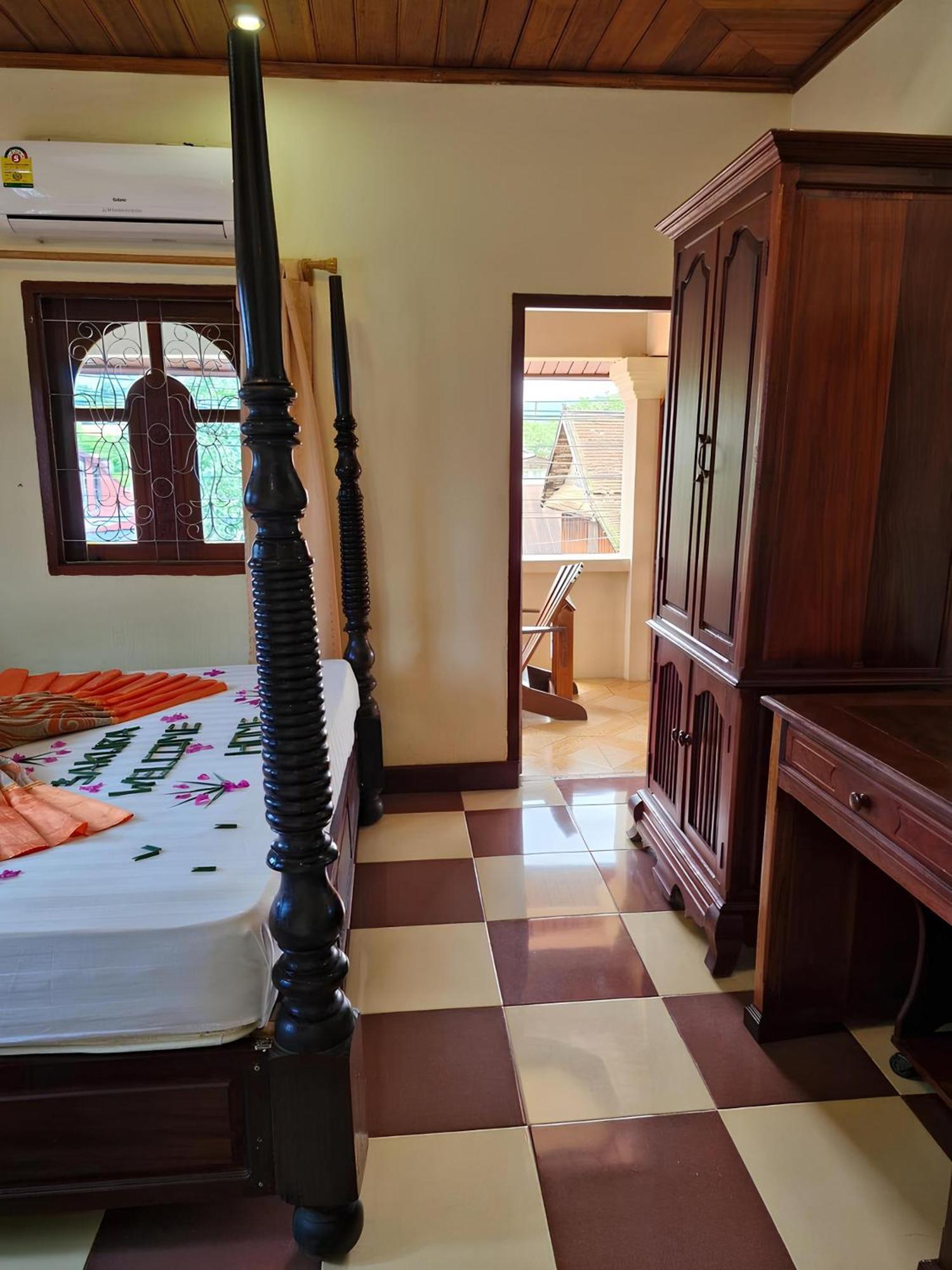 Sakura Wood House Hotell Luang Prabang Exteriör bild