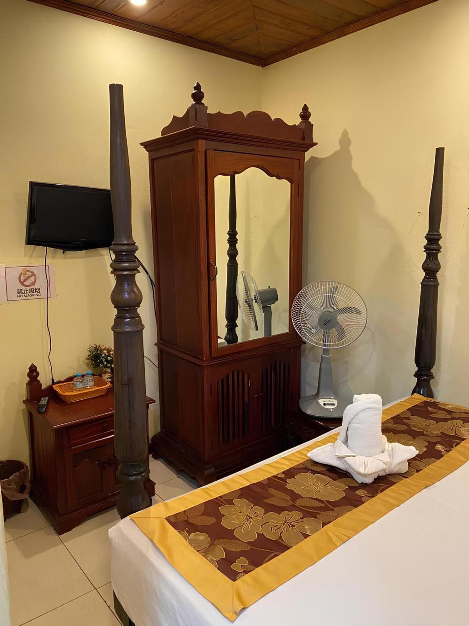 Sakura Wood House Hotell Luang Prabang Exteriör bild