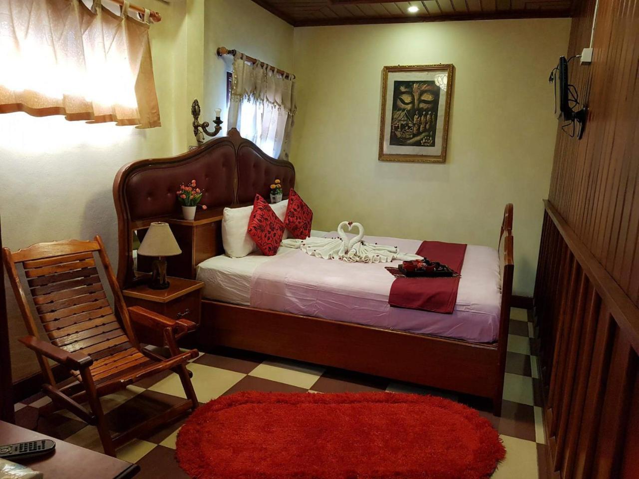 Sakura Wood House Hotell Luang Prabang Exteriör bild